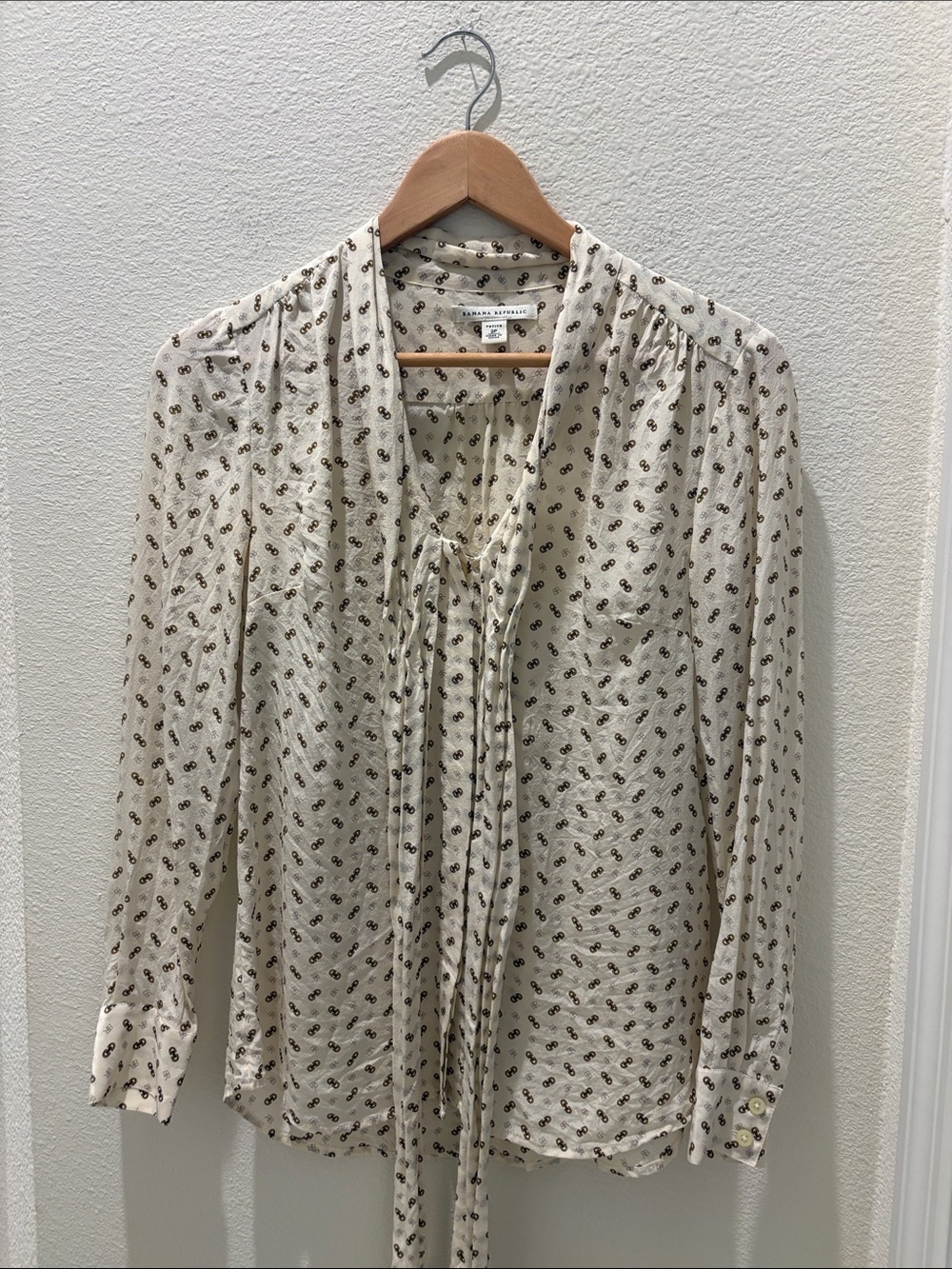 Banana Republic Cream silk blouse 2p